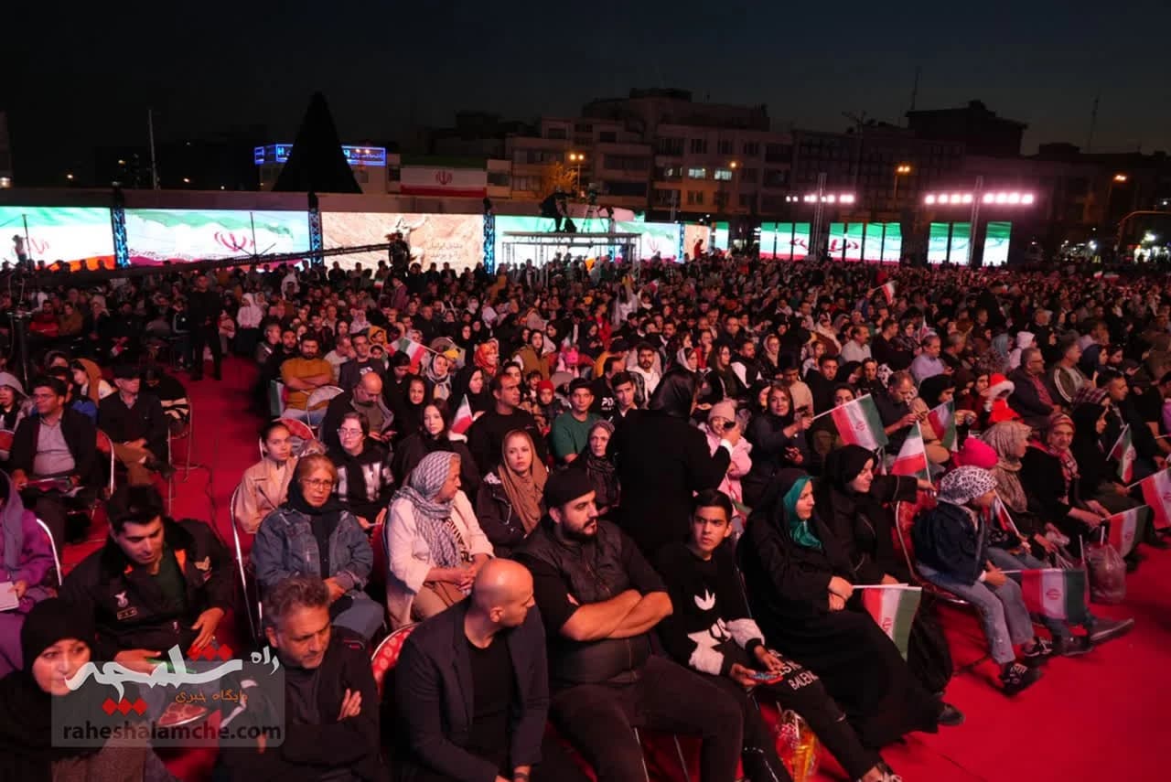 رونمایی مجسمه «زانوزنندگان برابر ایران» — تصویر 2