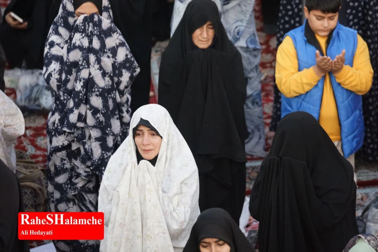 اقامه نماز طلب باران در ایران و امامزاده صالح(ع) تجریش تهران برگزار شد +تصاویر — تصویر 60