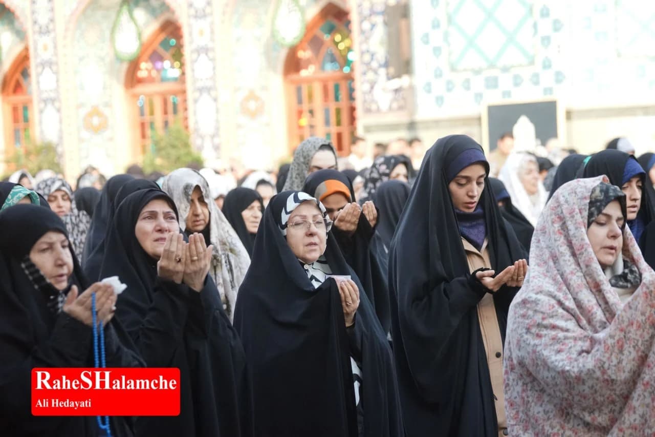 اقامه نماز طلب باران در ایران و امامزاده صالح(ع) تجریش تهران برگزار شد +تصاویر — تصویر 46