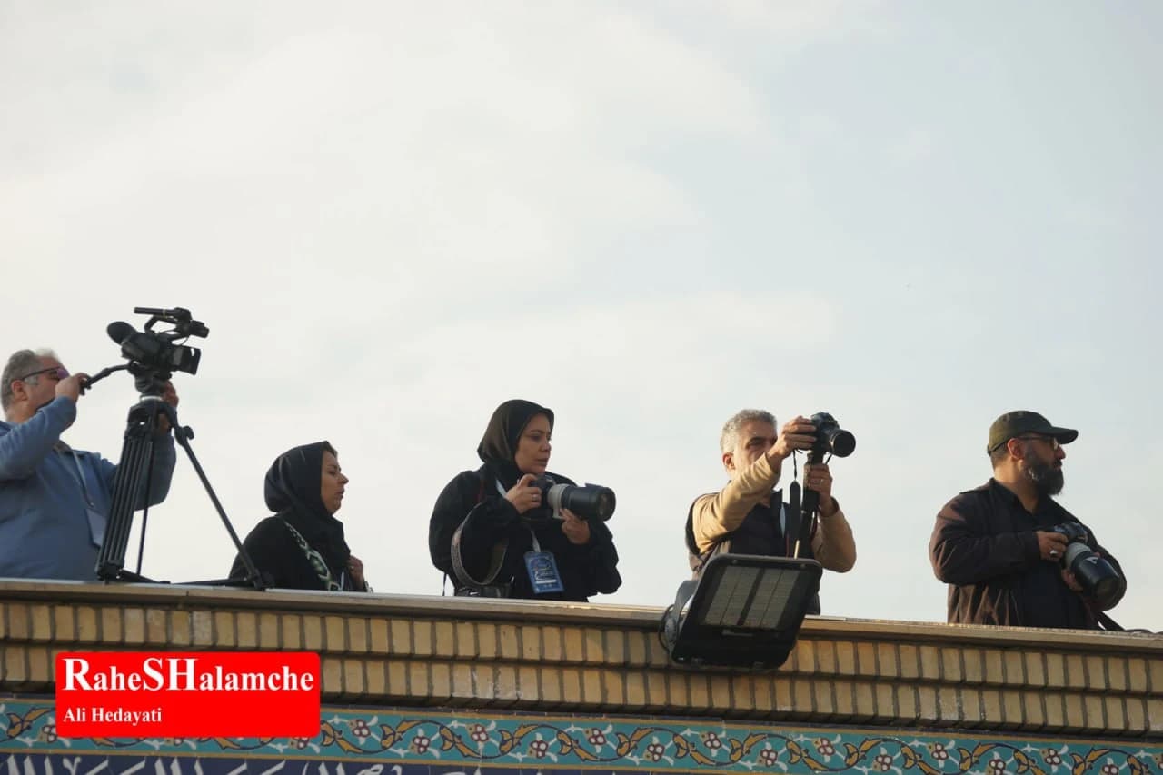 اقامه نماز طلب باران در ایران و امامزاده صالح(ع) تجریش تهران برگزار شد +تصاویر — تصویر 65