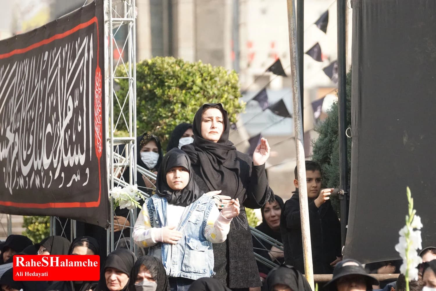 مراسم عزاداری فاطمیون در میدان فاطمی تهران +تصاویر — تصویر 14