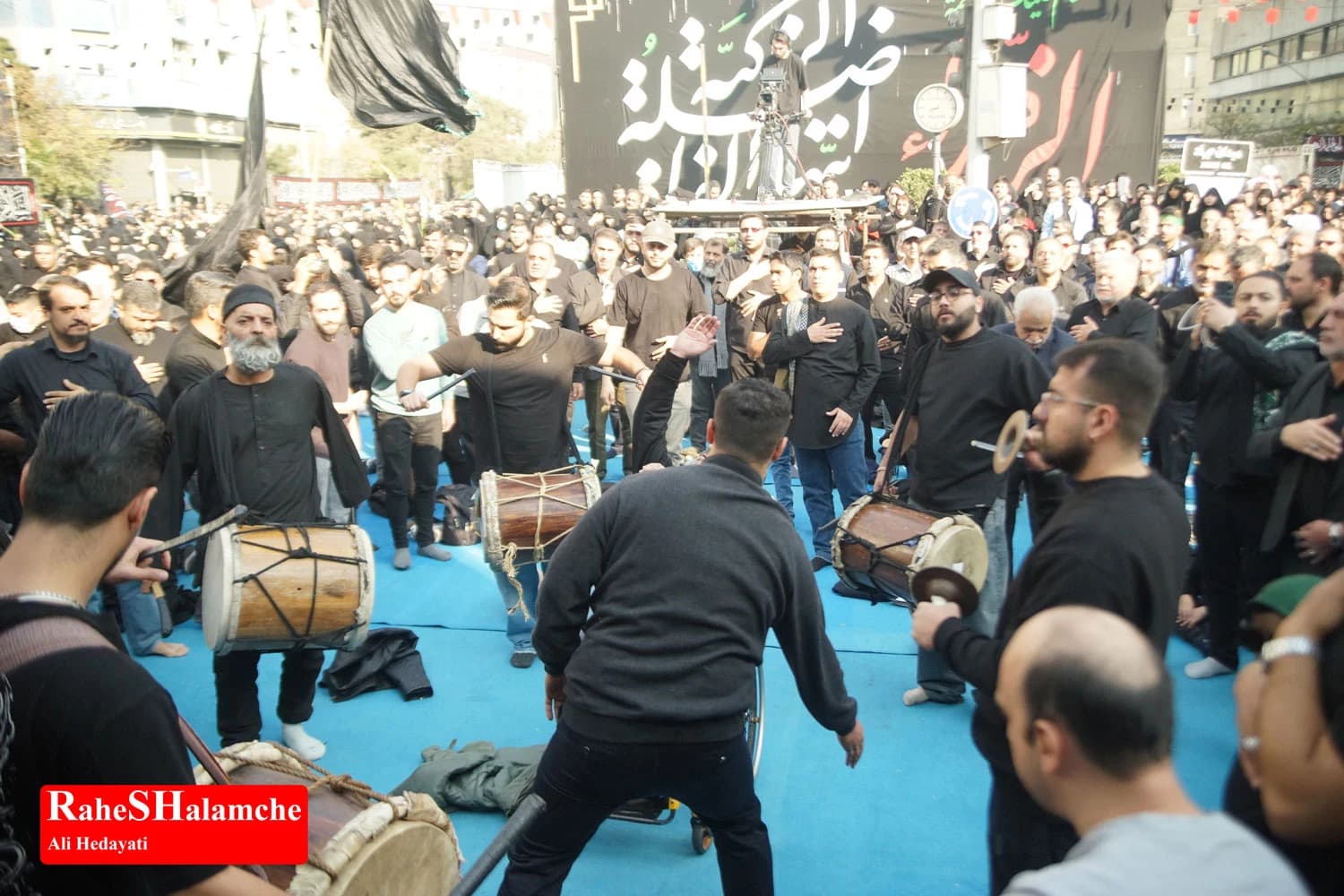 مراسم عزاداری فاطمیون در میدان فاطمی تهران +تصاویر — تصویر 28