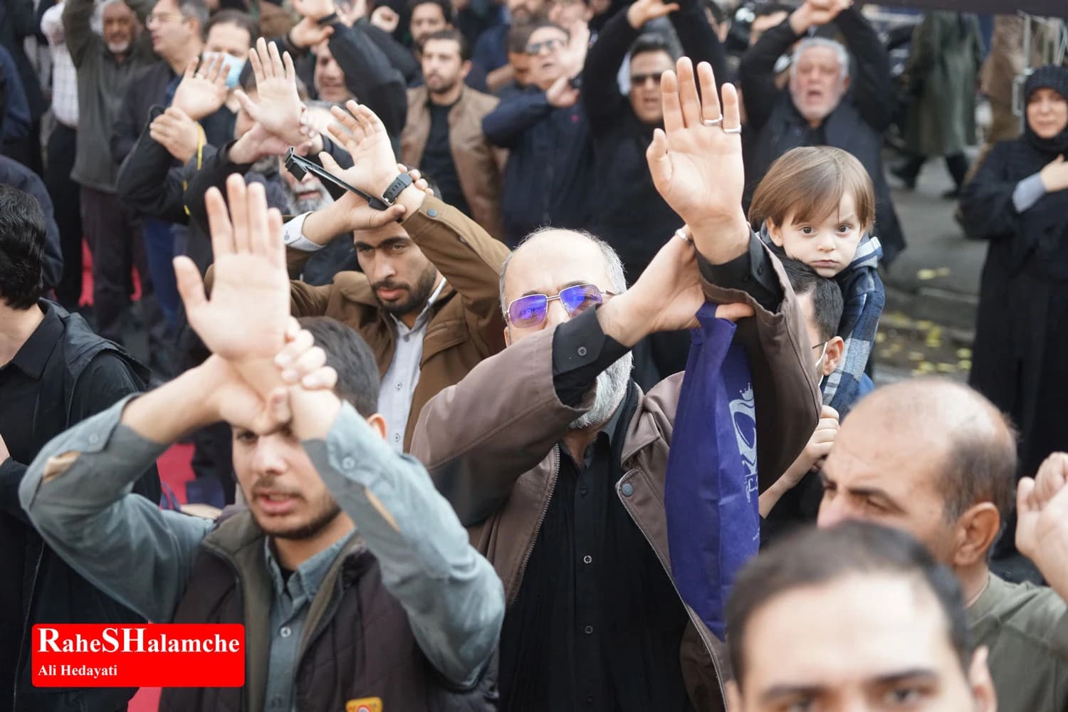 مراسم عزاداری فاطمیون در میدان فاطمی تهران +تصاویر — تصویر 27