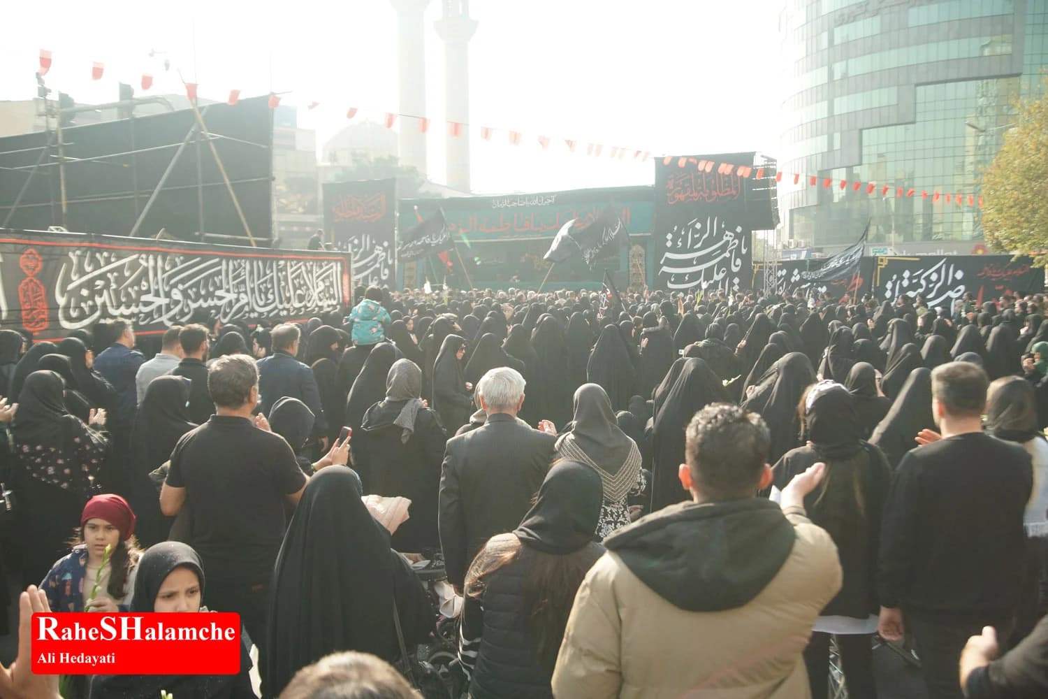 مراسم عزاداری فاطمیون در میدان فاطمی تهران +تصاویر — تصویر 30