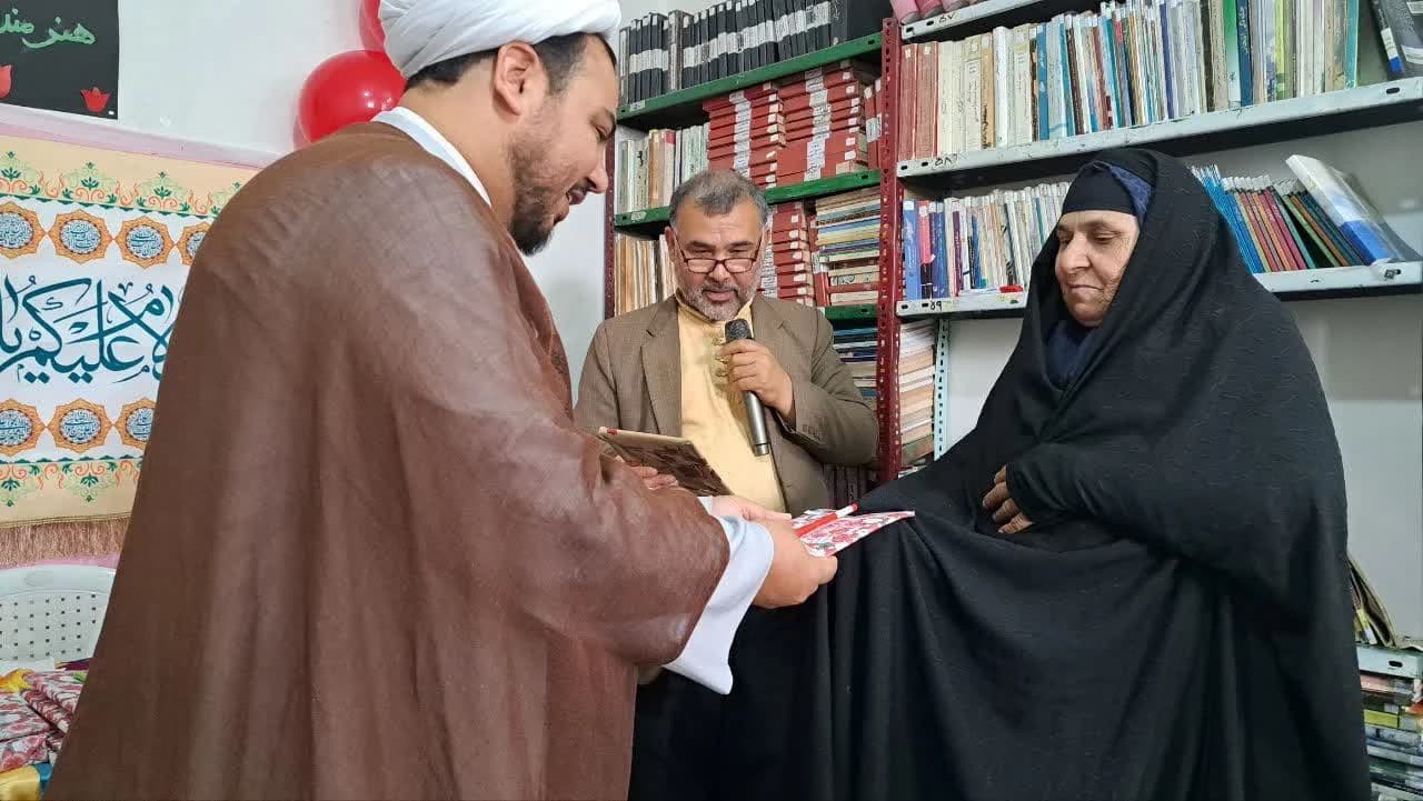 تقدیر از ۴۰ بانوی محله کرامت سیدآباد به مناسبت میلاد حضرت زهرا(س) و روز مادر — تصویر 4