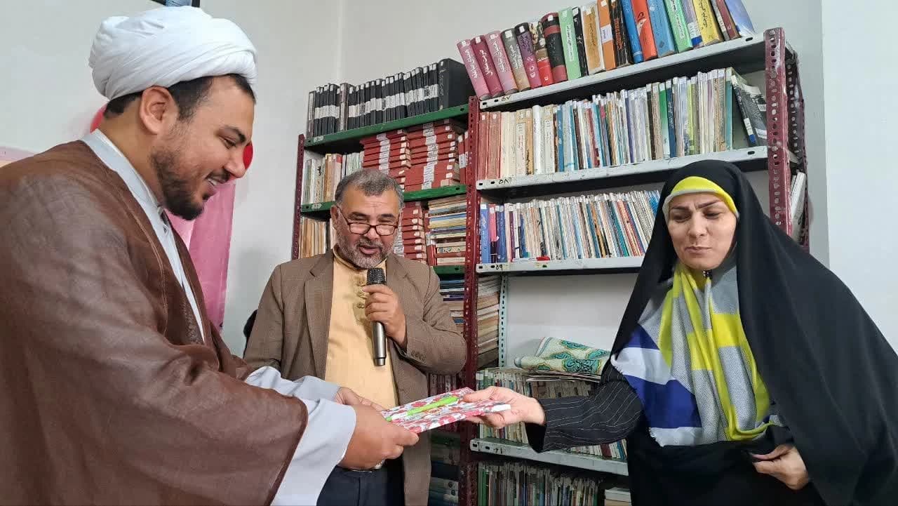 تقدیر از ۴۰ بانوی محله کرامت سیدآباد به مناسبت میلاد حضرت زهرا(س) و روز مادر — تصویر 1