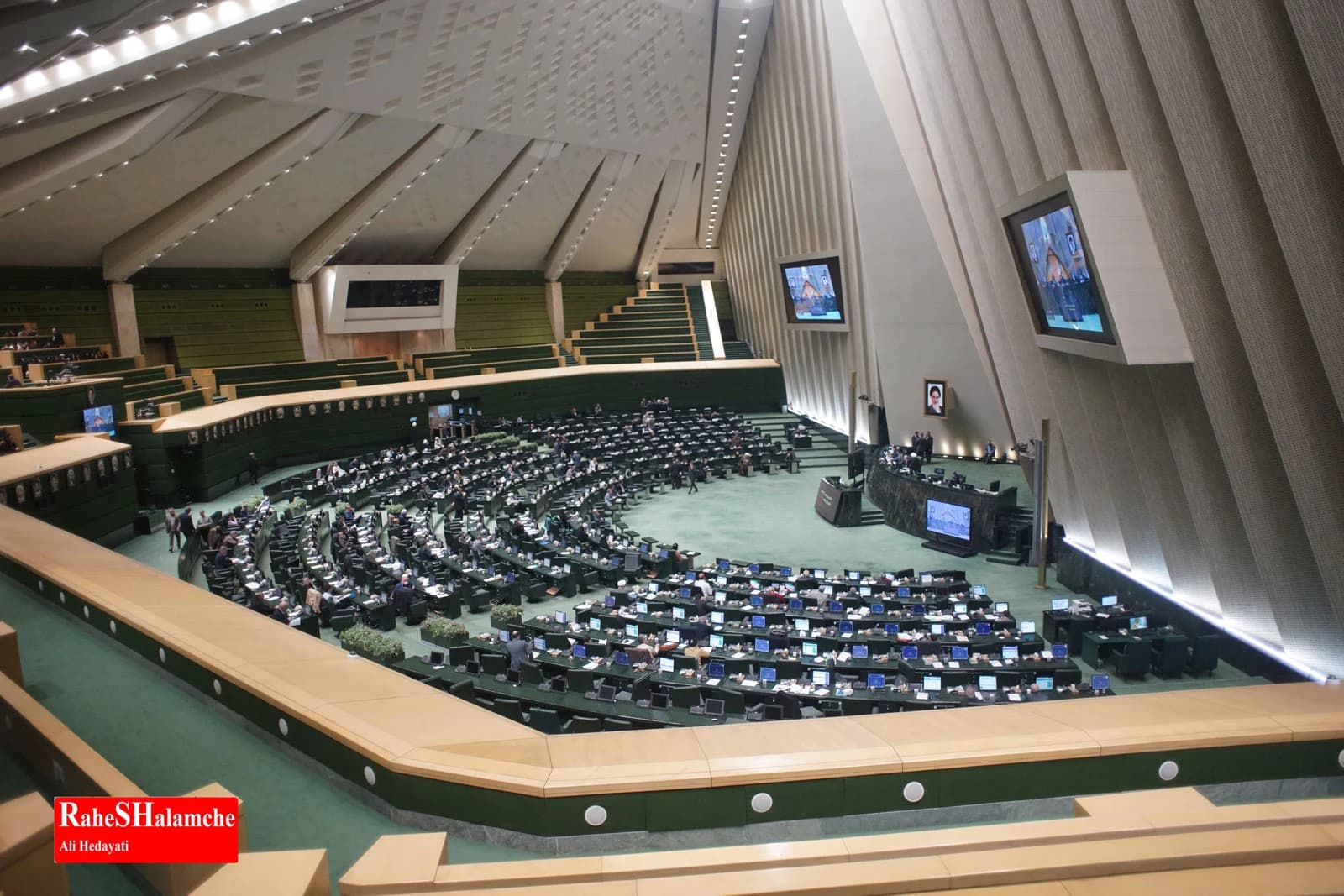 صحن علنی مجلس شورای اسلامی- 10 دی 1404 +تصاویر — تصویر 31