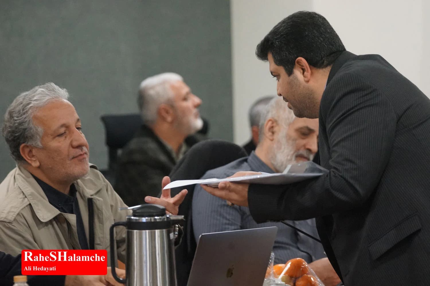 گردهمایی دبیرانکل احزاب انقلابی +تصاویر — تصویر 33