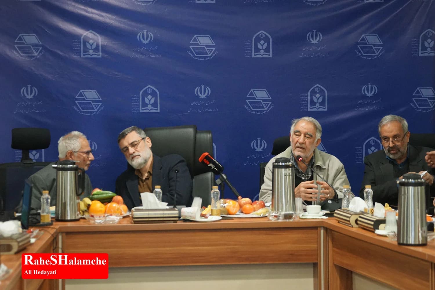 گردهمایی دبیرانکل احزاب انقلابی +تصاویر — تصویر 18