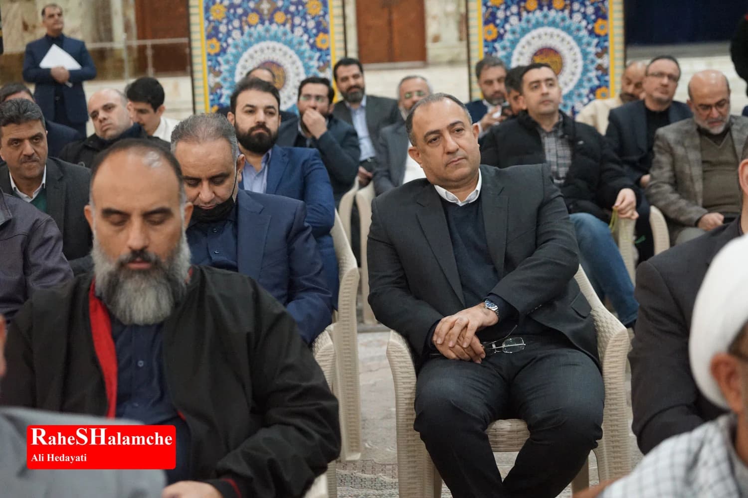 حاشیه مراسم تجدید میثاق نمایندگان مجلس با رهبر کبیر انقلاب در حرم امام خمینی +تصاویر1 — تصویر 62