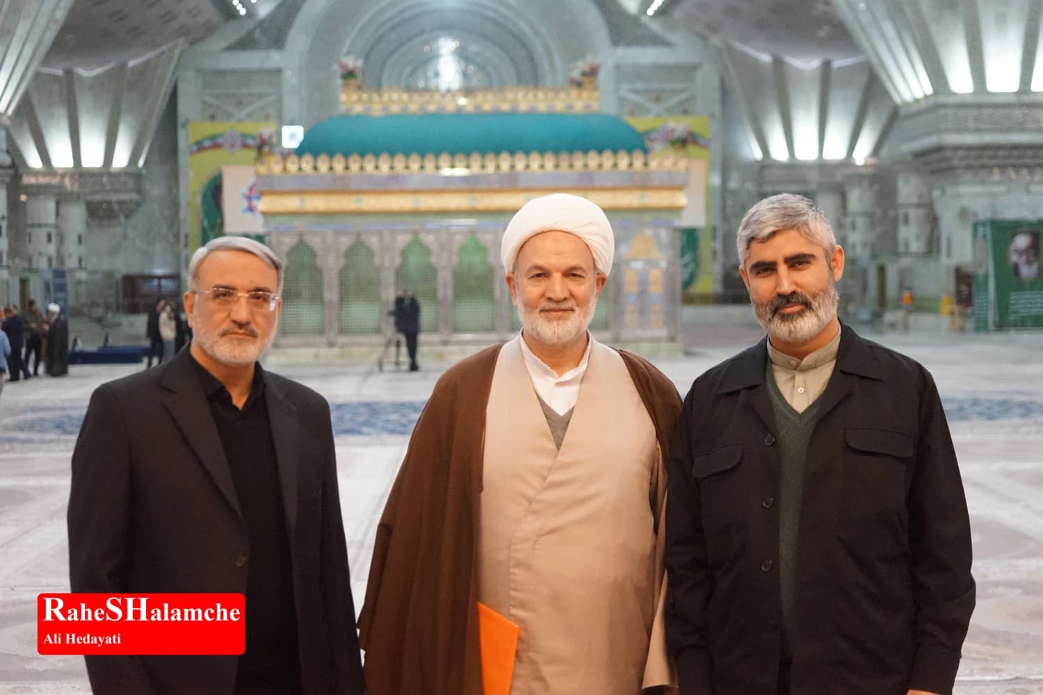حاشیه مراسم تجدید میثاق نمایندگان مجلس با رهبر کبیر انقلاب در حرم امام خمینی +تصاویر 2 — تصویر 82