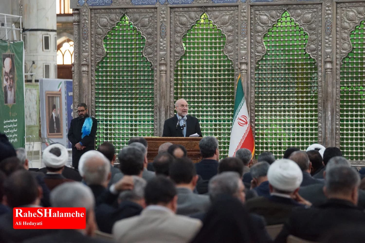 حاشیه مراسم تجدید میثاق نمایندگان مجلس با رهبر کبیر انقلاب در حرم امام خمینی +تصاویر 2 — تصویر 64