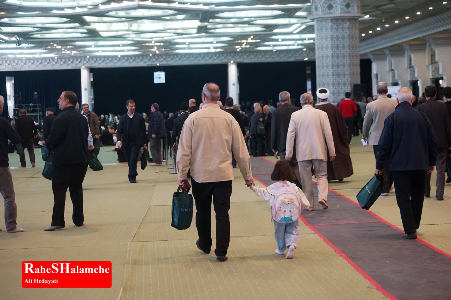 اولین نماز جمعه تهران در ماه رمضان 1404 +تصاویر — تصویر 7
