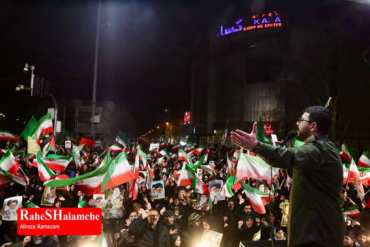 تجمع مردمی در خیابان پیروزی — تصویر 5