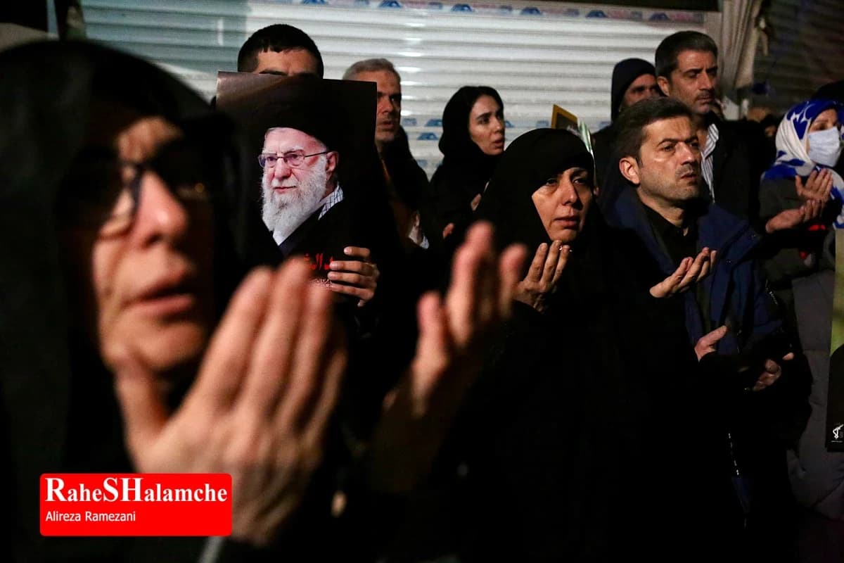 تجمع مردمی در خیابان پیروزی — تصویر 7
