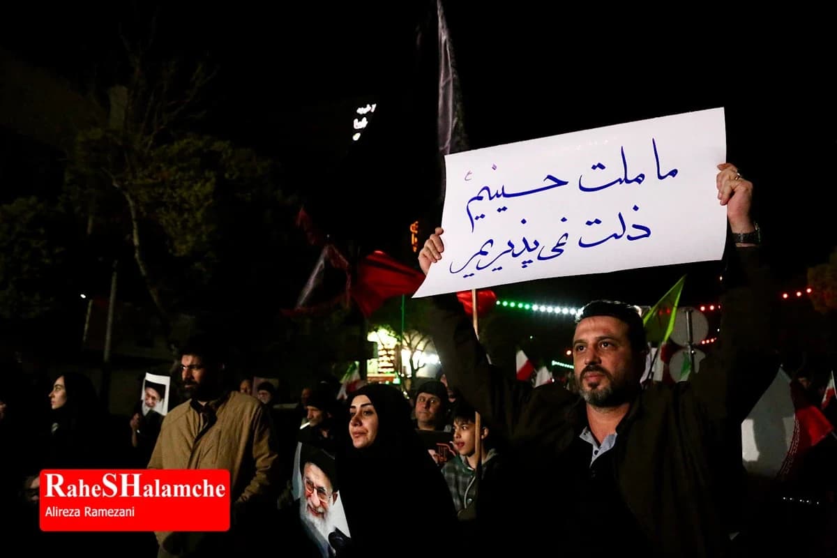تجمع مردمی در خیابان پیروزی — تصویر 14