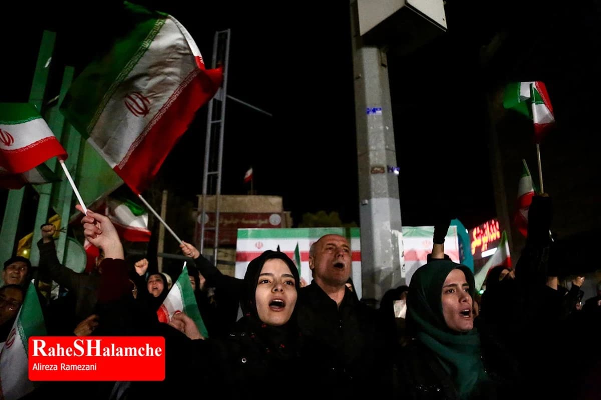 تجمع مردمی در خیابان پیروزی — تصویر 22