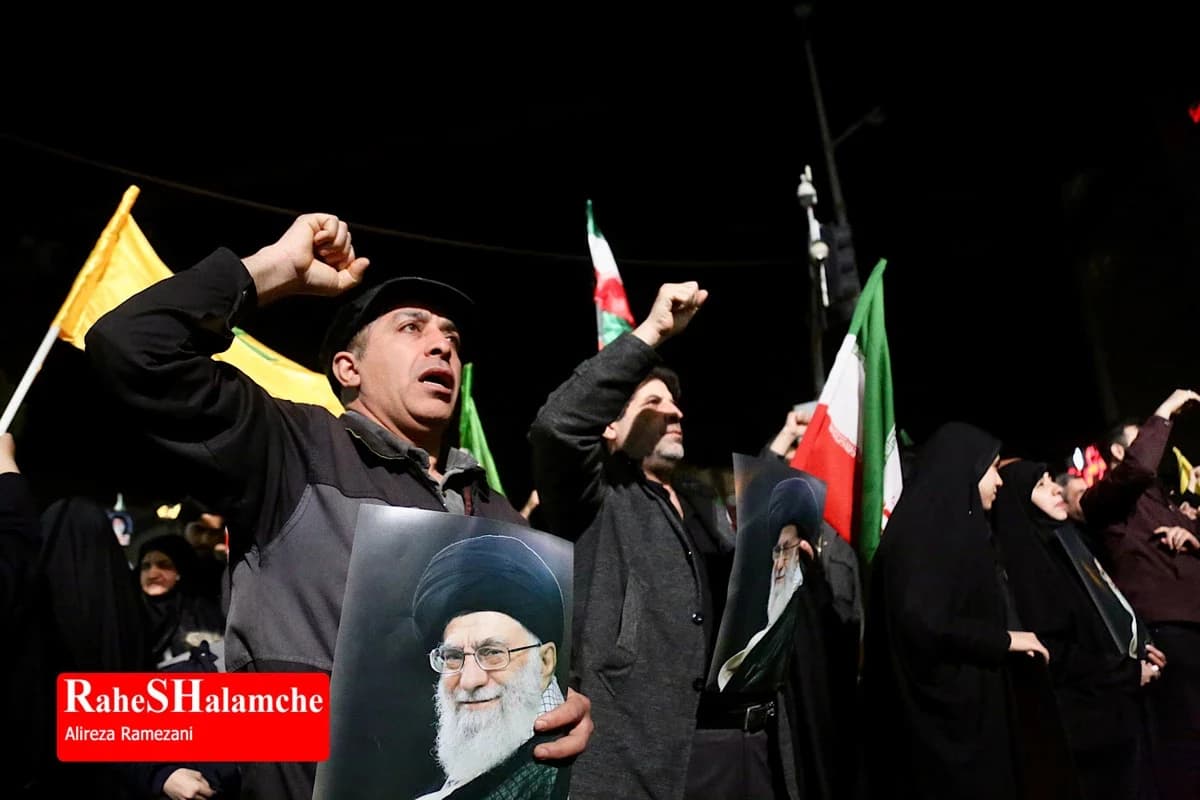 تجمع مردمی در خیابان پیروزی — تصویر 25