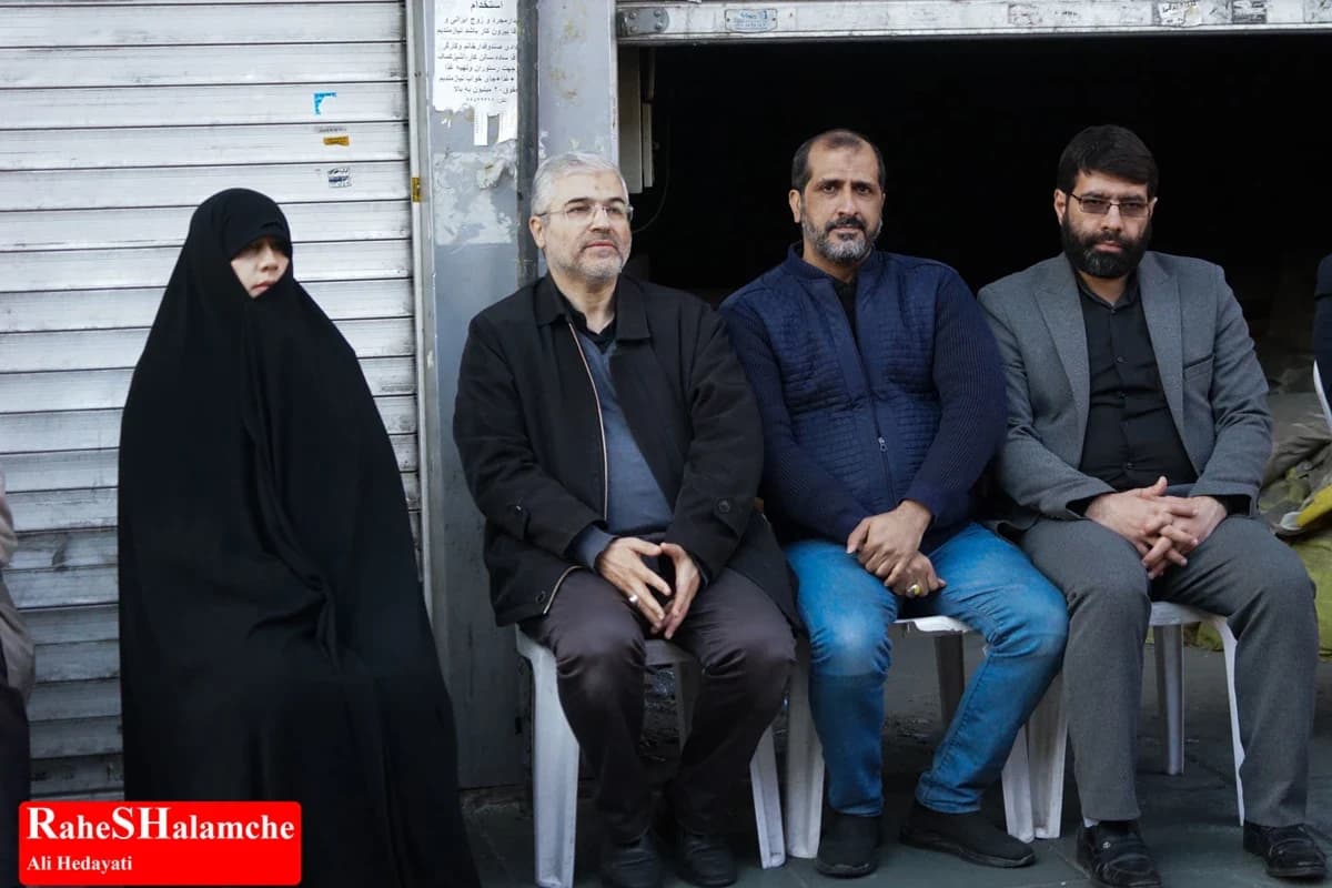 میدان انقلاب با بیعت با سومین رهبر انقلاب تماشایی شد +تصاویر — تصویر 2