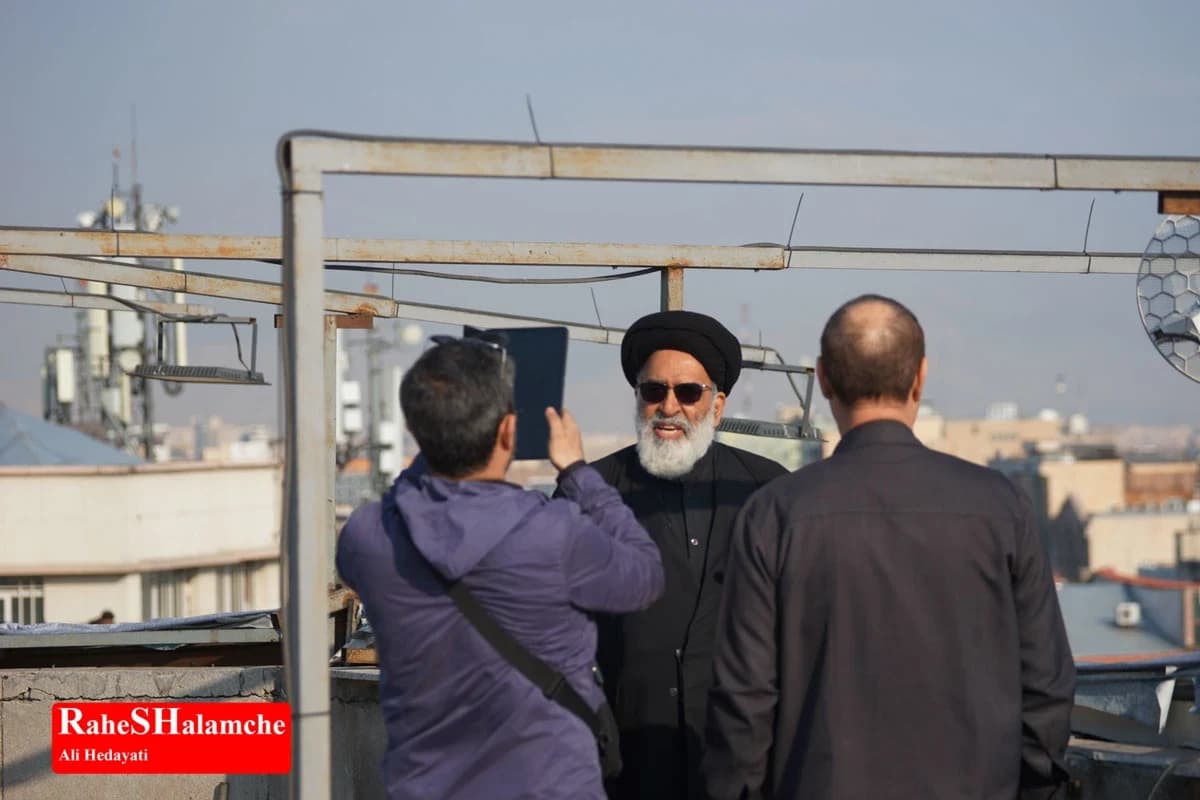 میدان انقلاب با بیعت با سومین رهبر انقلاب تماشایی شد +تصاویر — تصویر 36