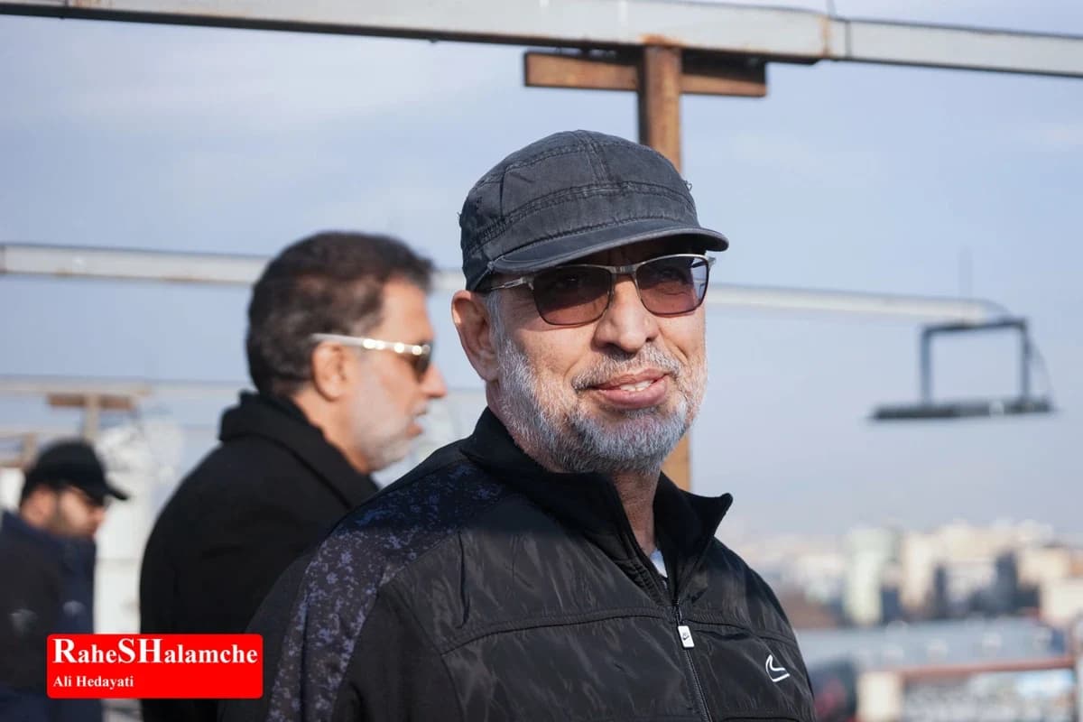 میدان انقلاب با بیعت با سومین رهبر انقلاب تماشایی شد +تصاویر — تصویر 47