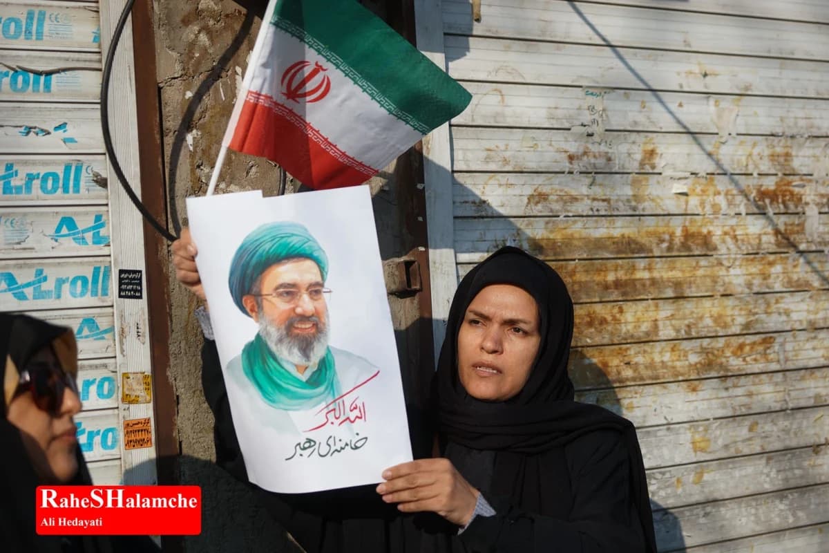 میدان انقلاب با بیعت با سومین رهبر انقلاب تماشایی شد +تصاویر — تصویر 53