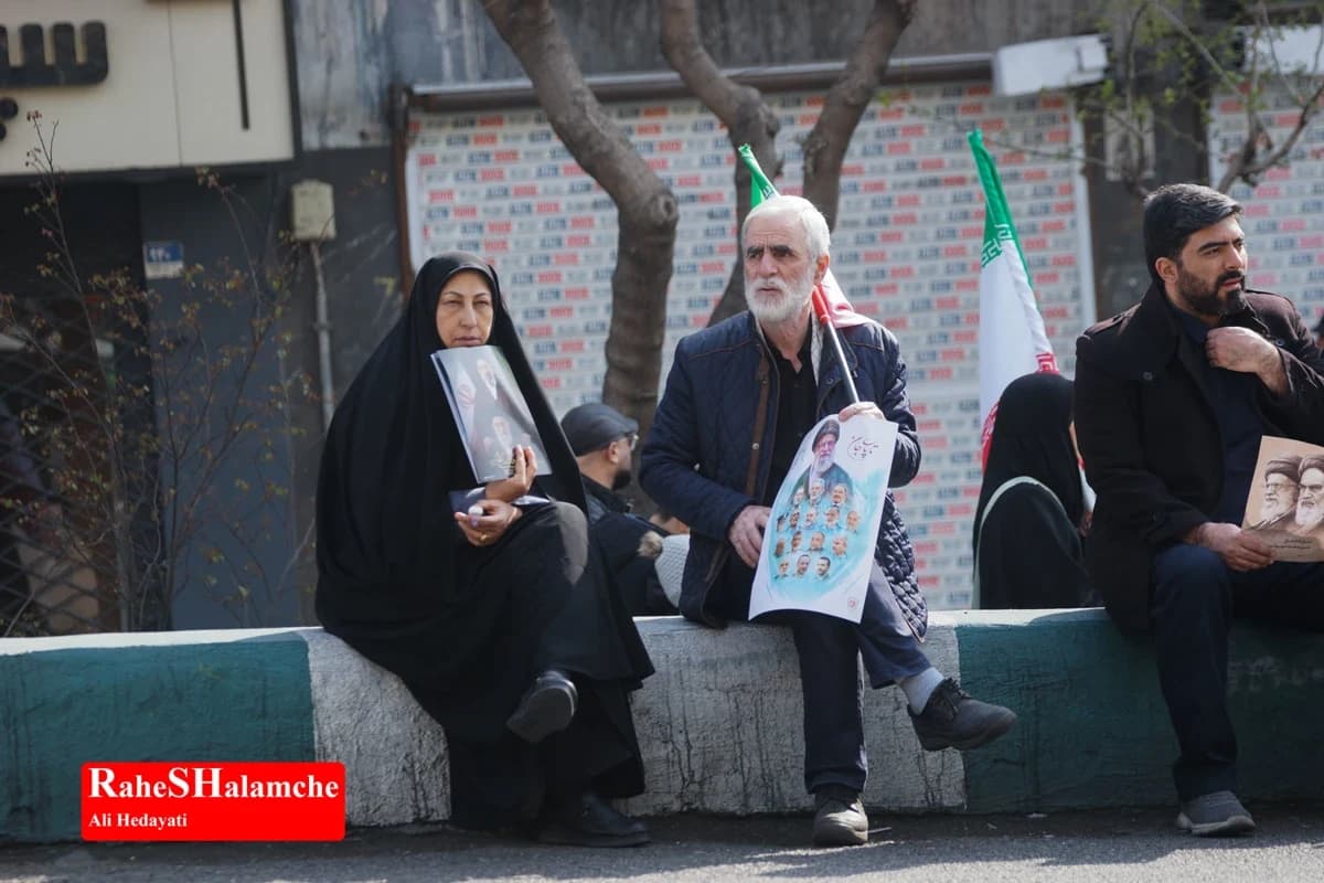 وداع حماسی مردم تهران با شهدای جنگ رمضان +تصاویر — تصویر 26