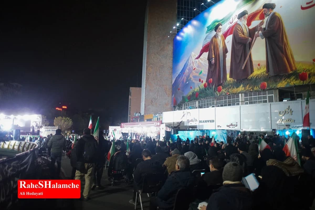 شب قدر بیستوسوم با حضور شهید جنگ رمضان در میدان ولیعصر(عج) +تصاویر — تصویر 19