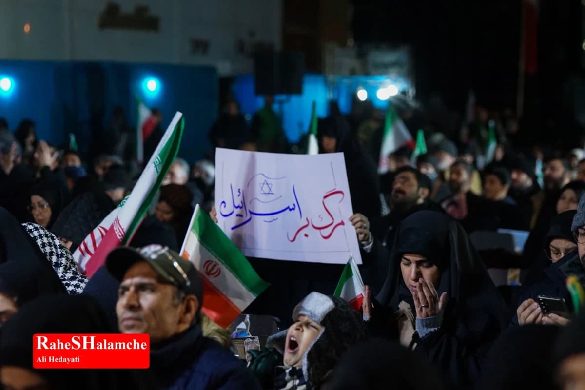 شب قدر بیستوسوم با حضور شهید جنگ رمضان در میدان ولیعصر(عج) +تصاویر — تصویر 20