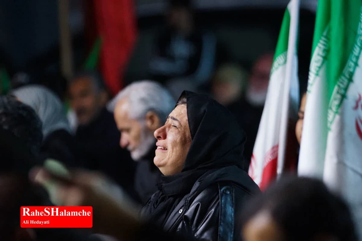 شب قدر بیستوسوم با حضور شهید جنگ رمضان در میدان ولیعصر(عج) +تصاویر — تصویر 24