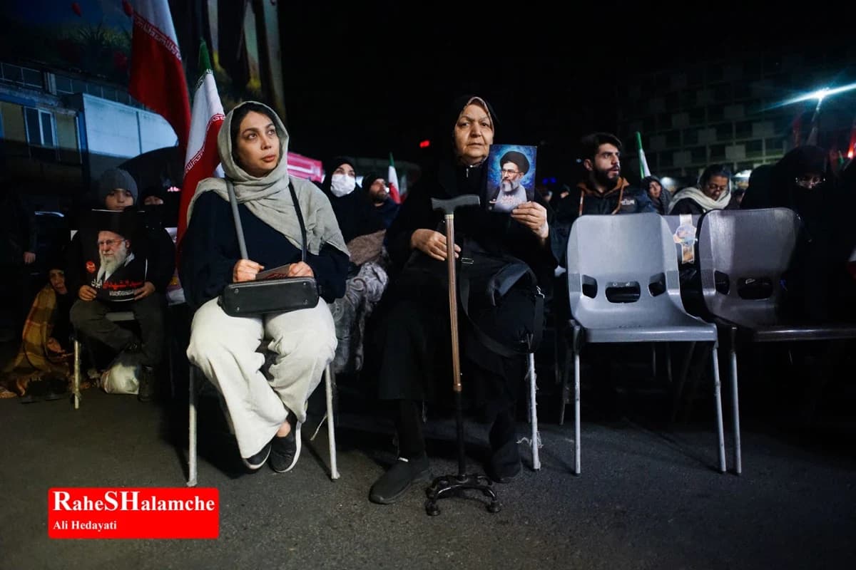 شب قدر بیستوسوم با حضور شهید جنگ رمضان در میدان ولیعصر(عج) +تصاویر — تصویر 45