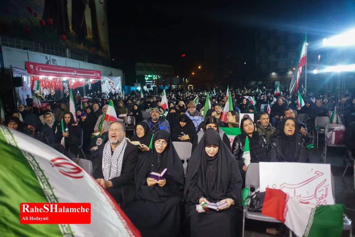 شب قدر بیستوسوم با حضور شهید جنگ رمضان در میدان ولیعصر(عج) +تصاویر — تصویر 46