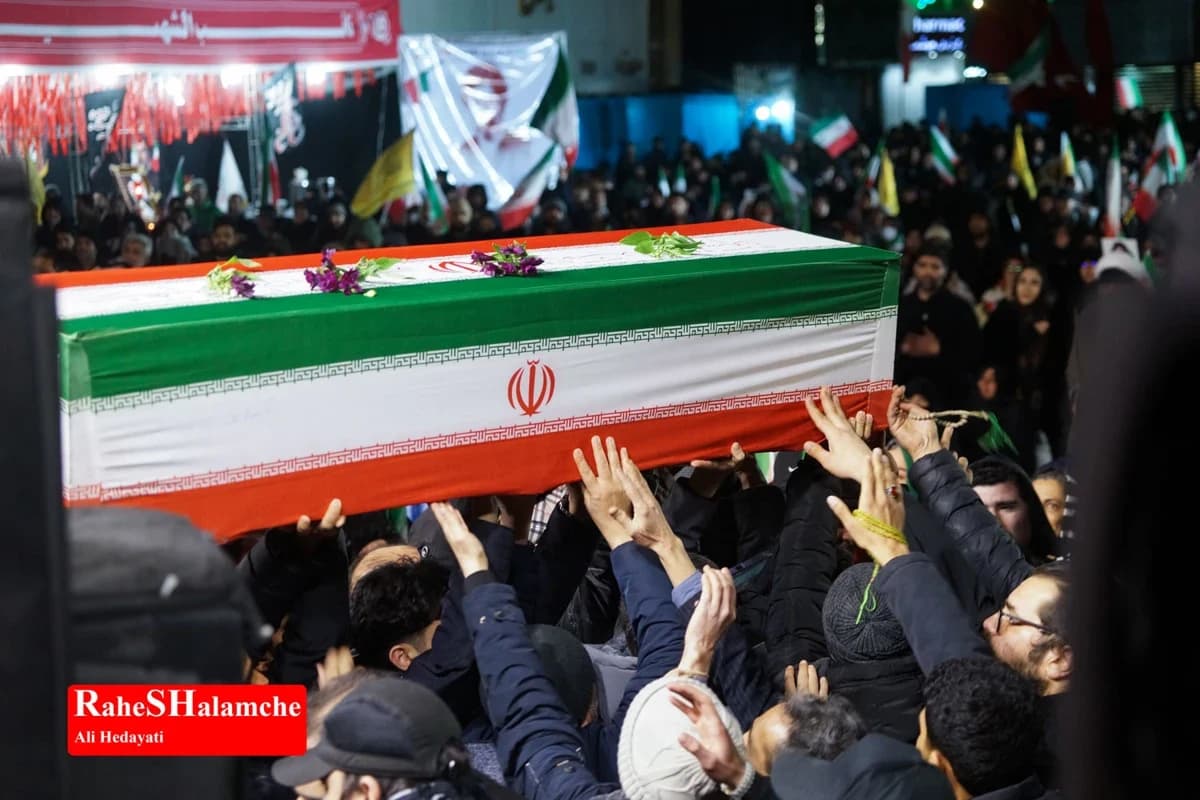 شب قدر بیستوسوم با حضور شهید جنگ رمضان در میدان ولیعصر(عج) +تصاویر — تصویر 58