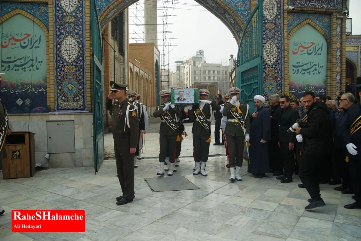 پیکر دریادار شمخانی در امامزاده صالح(ع) آرام گرفت +تصاویر — تصویر 8