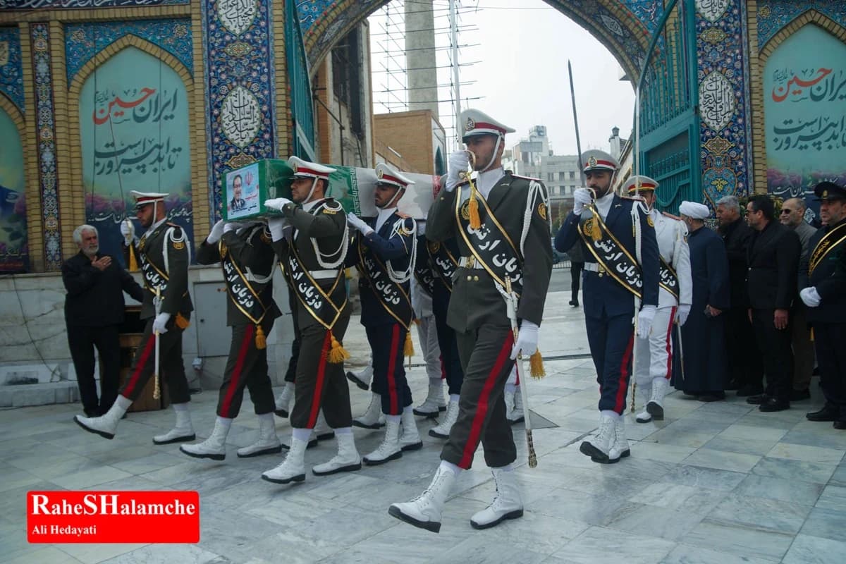 پیکر دریادار شمخانی در امامزاده صالح(ع) آرام گرفت +تصاویر — تصویر 10