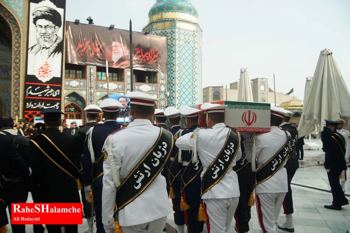 پیکر دریادار شمخانی در امامزاده صالح(ع) آرام گرفت +تصاویر — تصویر 13
