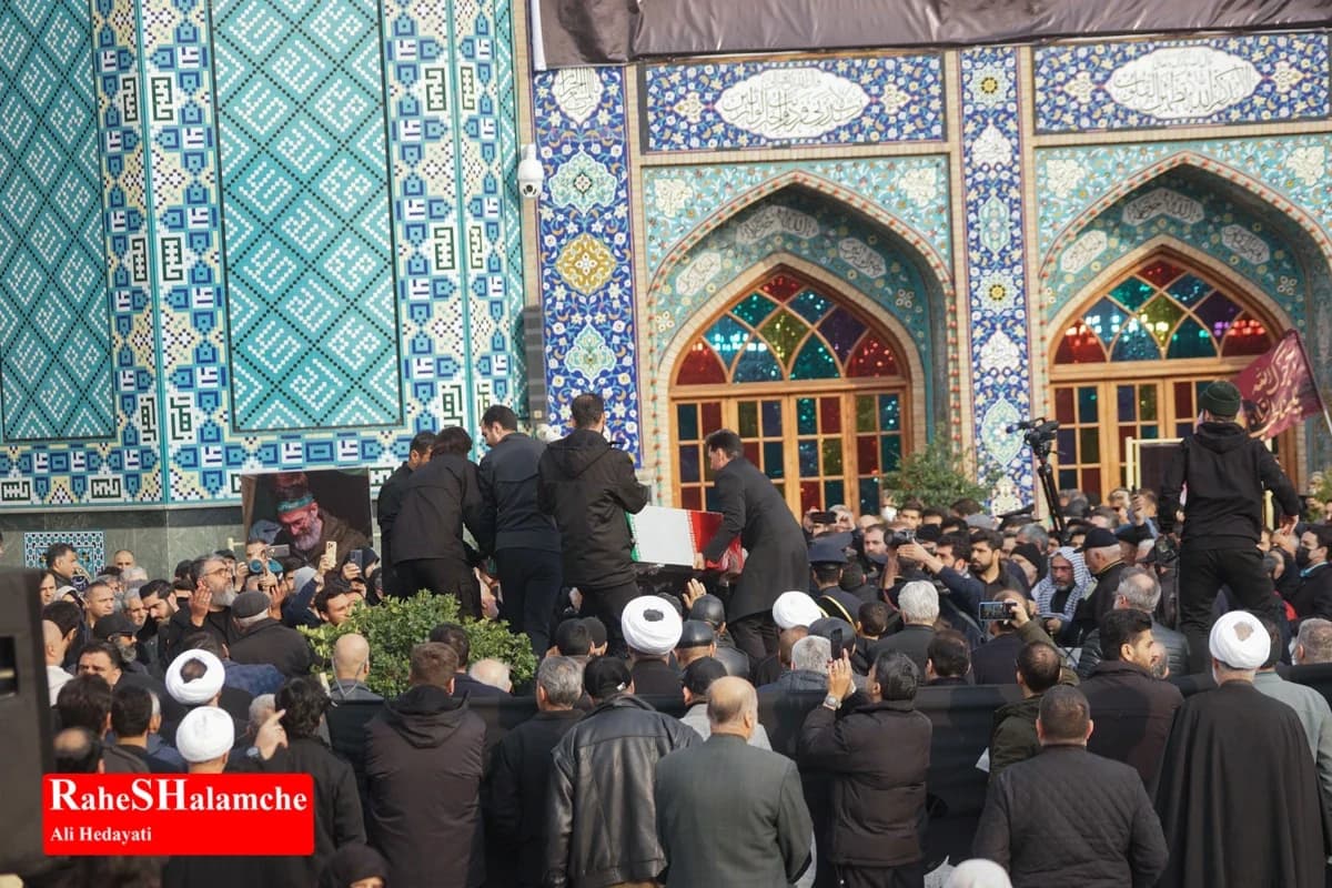 پیکر دریادار شمخانی در امامزاده صالح(ع) آرام گرفت +تصاویر — تصویر 24