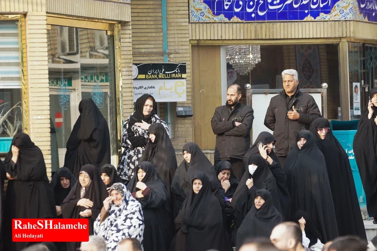 پیکر دریادار شمخانی در امامزاده صالح(ع) آرام گرفت +تصاویر — تصویر 58
