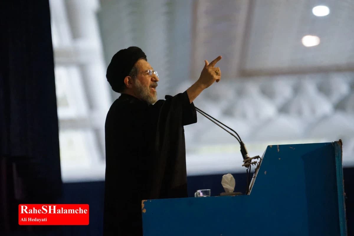 دومین نماز جمعه سال جدید در تهران برگزار شد +تصاویر — تصویر 23