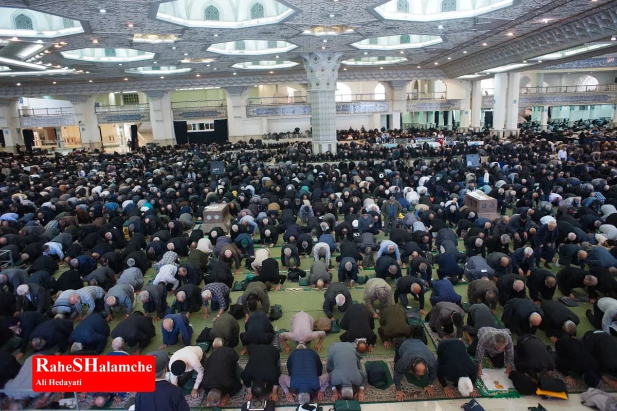 دومین نماز جمعه سال جدید در تهران برگزار شد +تصاویر — تصویر 51