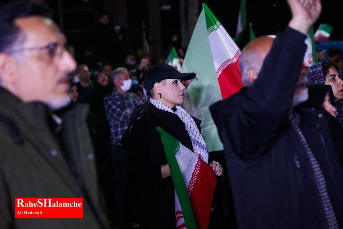 اجتماع سیوهفتمین شب مردم نارمک تهران در میدان هفتحوض +تصاویر — تصویر 11