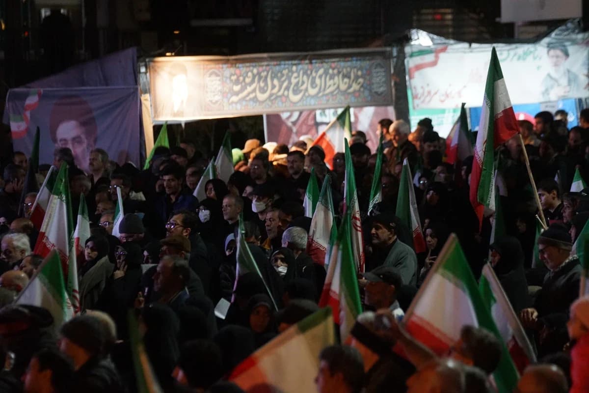 اجتماع سیوهفتمین شب مردم نارمک تهران در میدان هفتحوض +تصاویر — تصویر 21