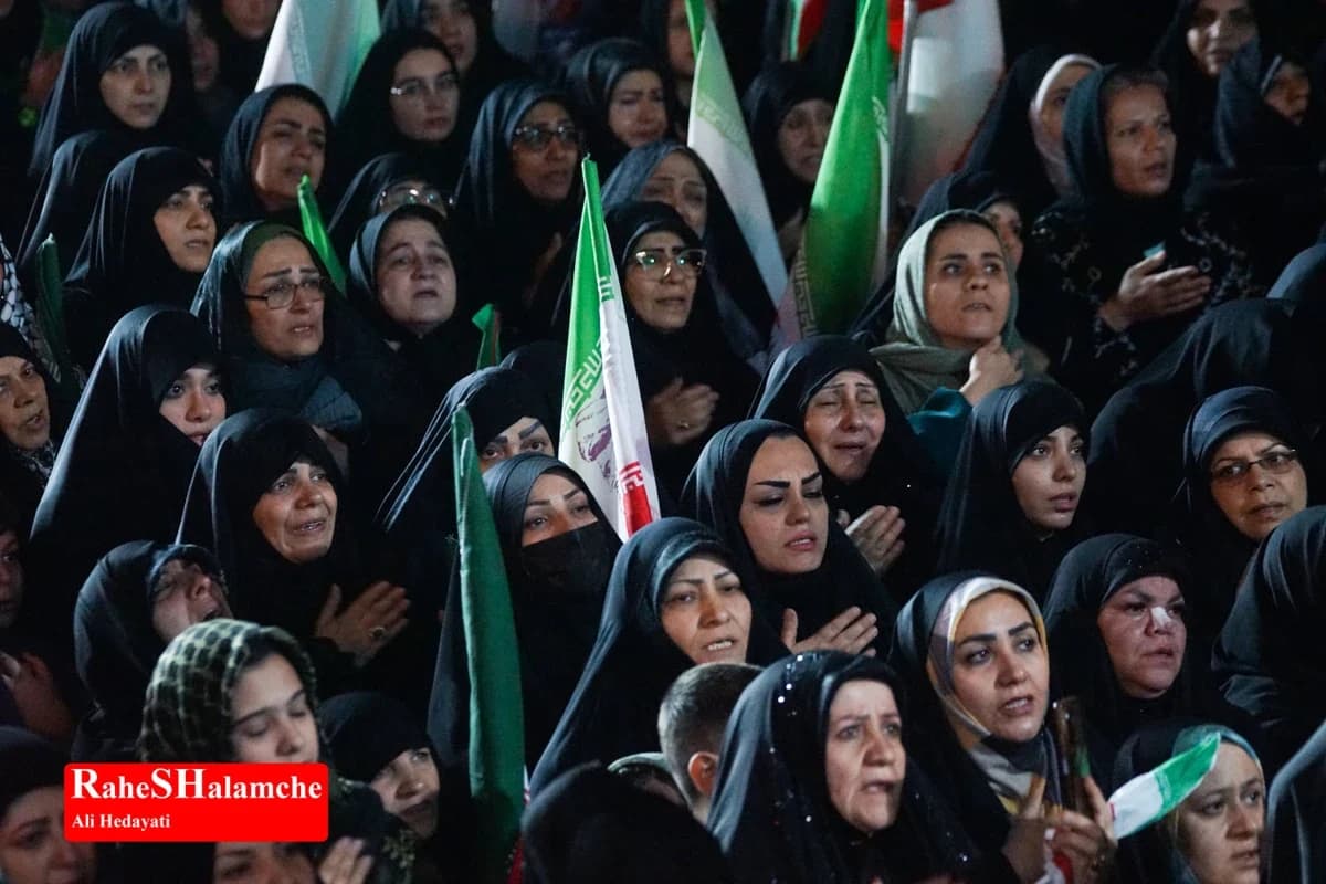 اجتماع پرشور مردم در میدان خراسان تهران +تصاویر — تصویر 12