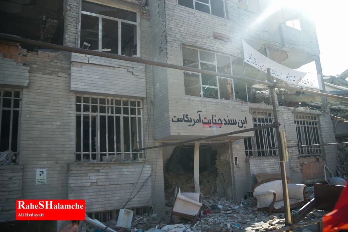 گزارش تصویری از آثار حملات موشکی در دانشگاه شریف و منازل مسکونی — تصویر 35