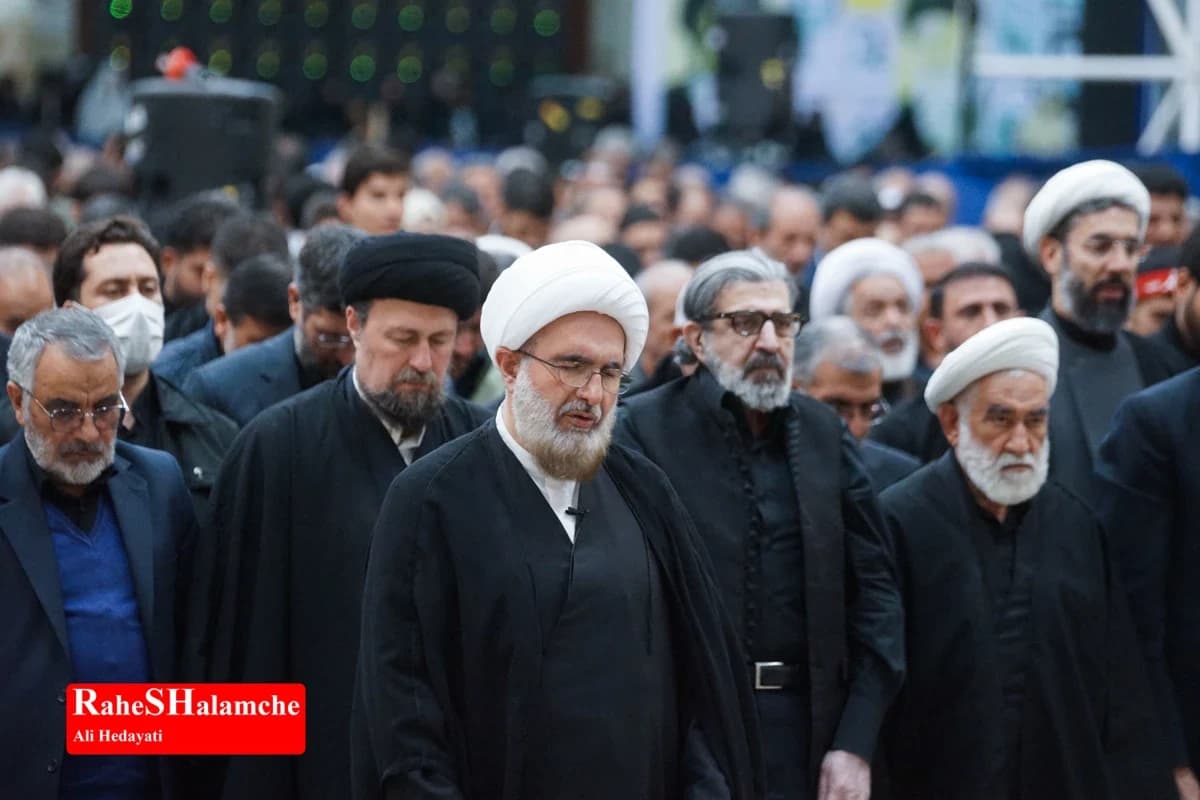 نماز جمعه این هفته تهران در حرم مطهر امام خمینی(ره) برگزار شد +تصاویر — تصویر 76