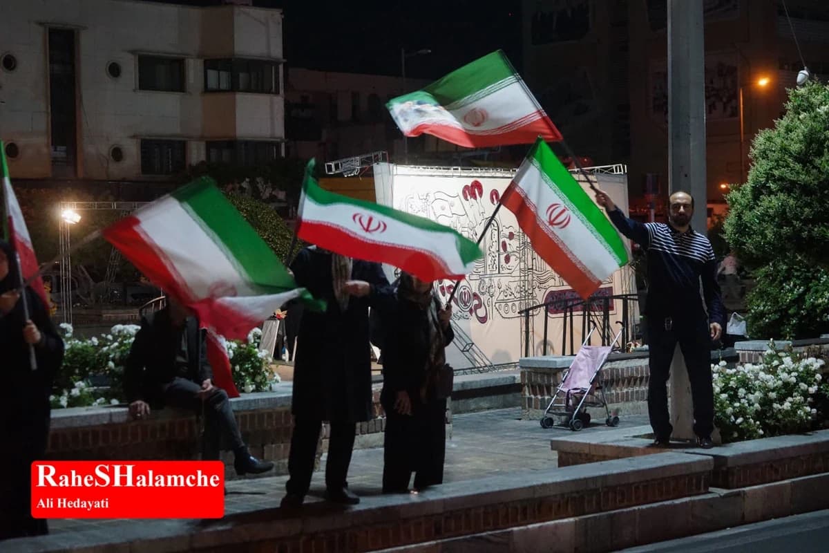 تجمع مردمی در میدان بهارستان با حضور جانبازان ورزشکار +تصاویر — تصویر 52