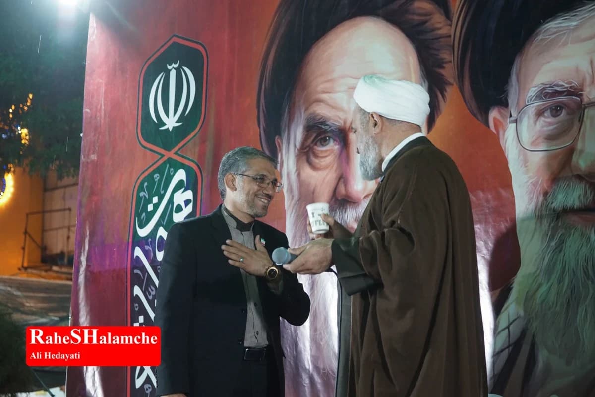 اجتماع حماسی مردم در میدان بازار دوم نازی آباد تهران +تصاویر — تصویر 50