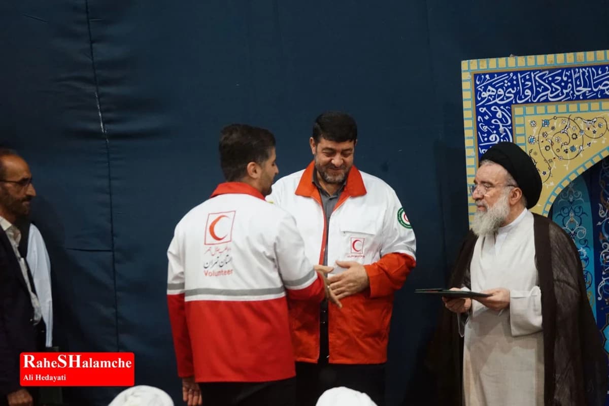 گزارش تصویری نماز جمعه تهران در روز هلال احمر — تصویر 63