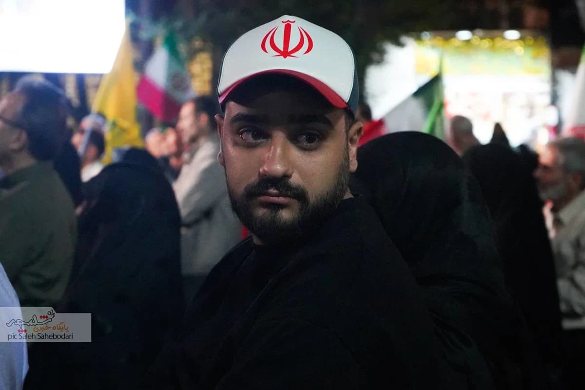 هفتادمین اجتماع شبانه مردمی در میدان نبوت تهران +تصاویر — تصویر 26