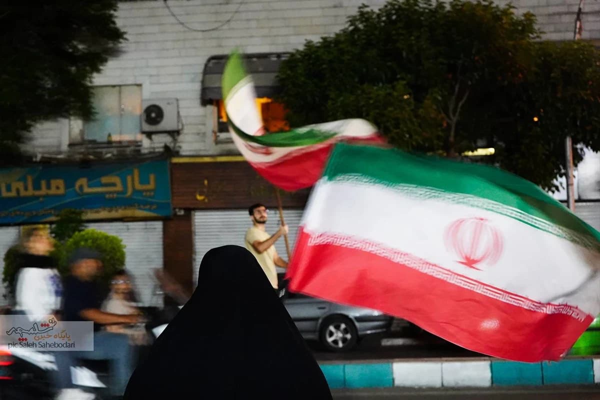 اجتماع هفتادویکمین مردمی در میدان ابنسینا +تصاویر — تصویر 14